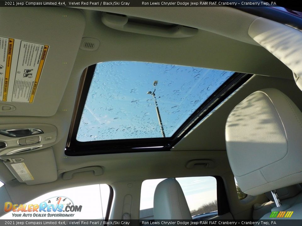 2021 Jeep Compass Limited 4x4 Velvet Red Pearl / Black/Ski Gray Photo #15