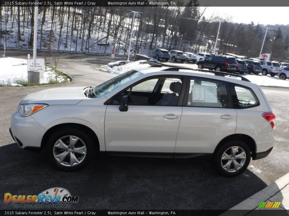 2015 Subaru Forester 2.5i Satin White Pearl / Gray Photo #10