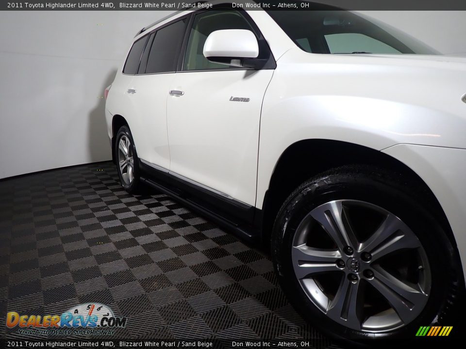 2011 Toyota Highlander Limited 4WD Blizzard White Pearl / Sand Beige Photo #3