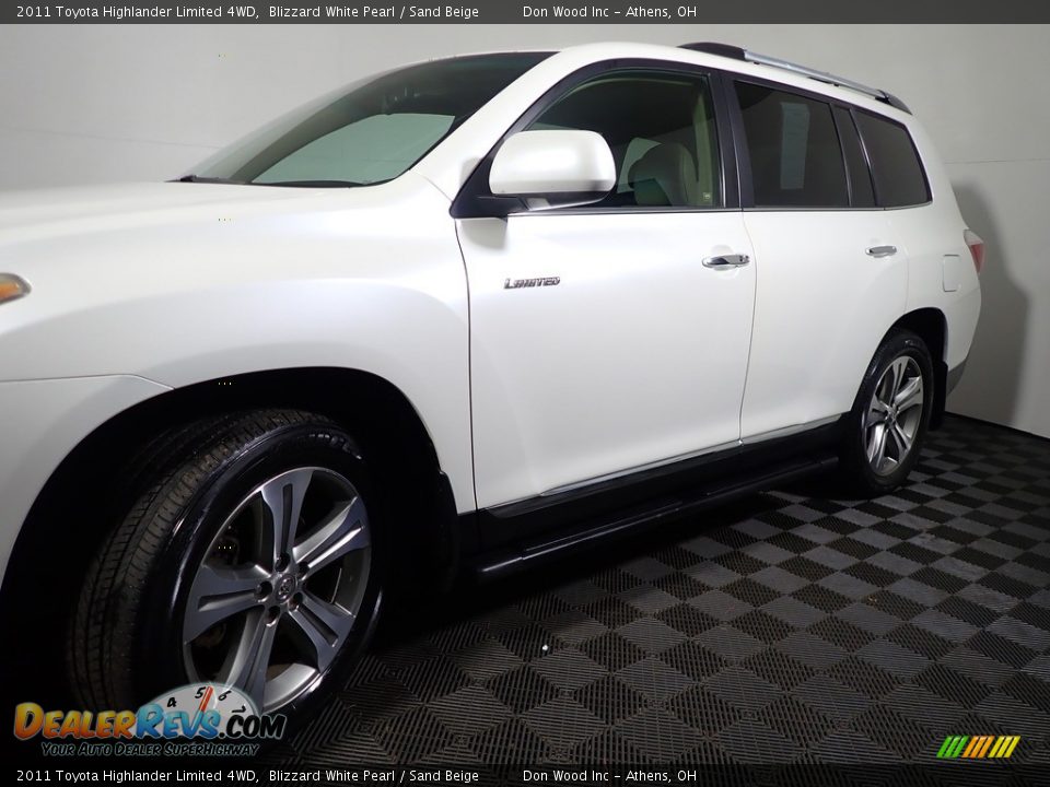 2011 Toyota Highlander Limited 4WD Blizzard White Pearl / Sand Beige Photo #9
