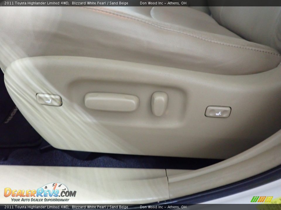 2011 Toyota Highlander Limited 4WD Blizzard White Pearl / Sand Beige Photo #23