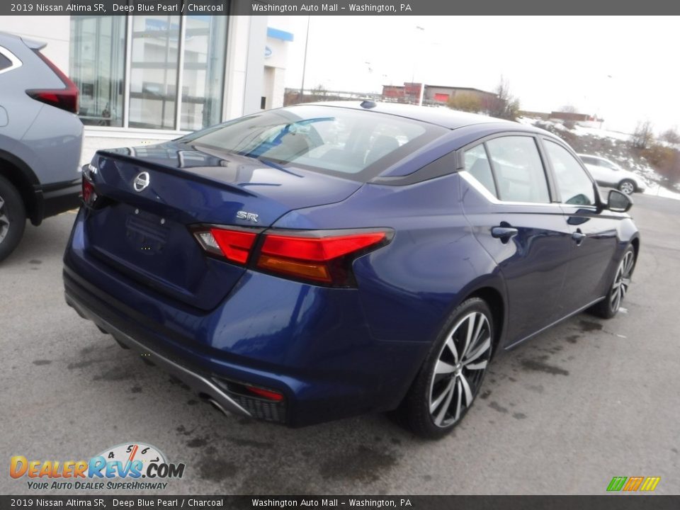 2019 Nissan Altima SR Deep Blue Pearl / Charcoal Photo #9