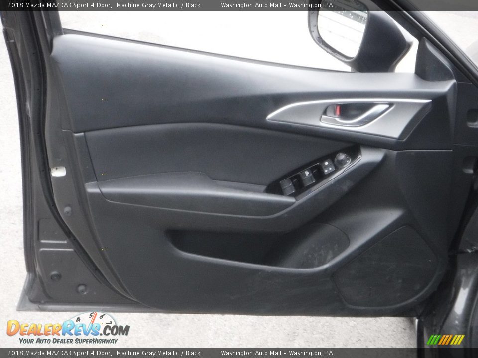 2018 Mazda MAZDA3 Sport 4 Door Machine Gray Metallic / Black Photo #11
