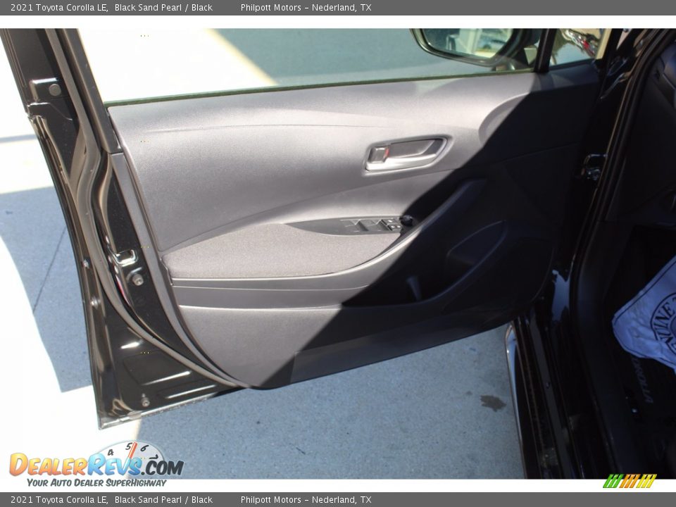 2021 Toyota Corolla LE Black Sand Pearl / Black Photo #8