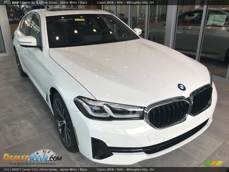 2021 BMW 5 Series 530i xDrive Sedan Alpine White / Black Photo #1