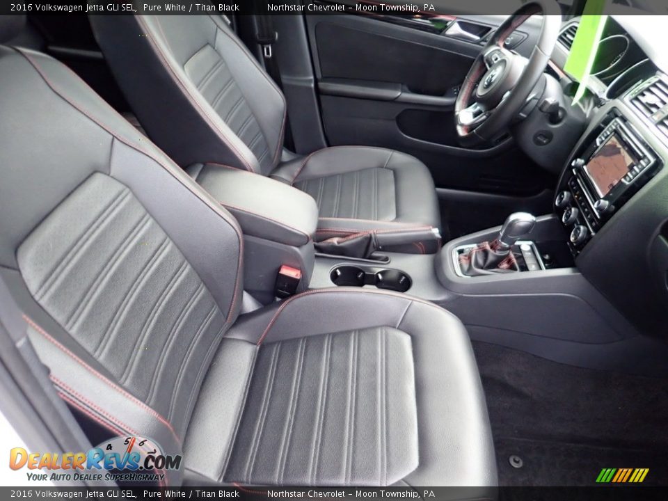 Front Seat of 2016 Volkswagen Jetta GLI SEL Photo #15