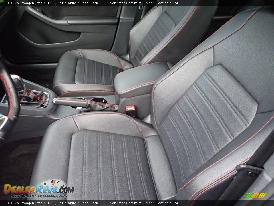 Front Seat of 2016 Volkswagen Jetta GLI SEL Photo #19