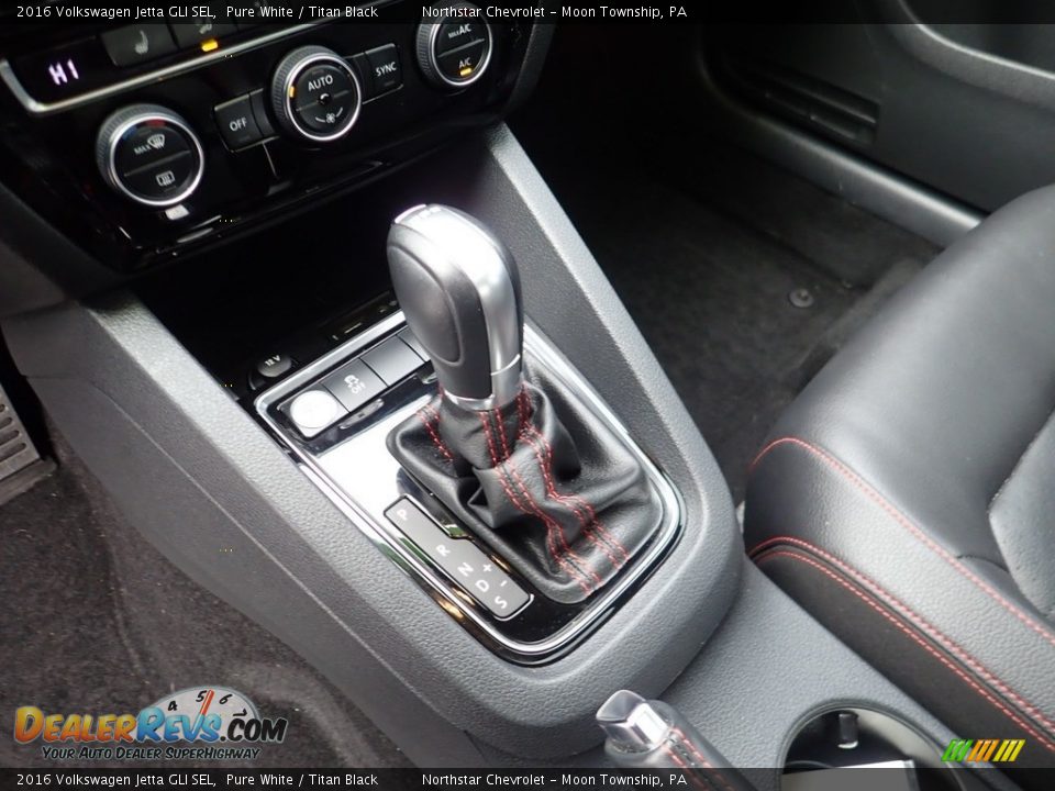 2016 Volkswagen Jetta GLI SEL Shifter Photo #25