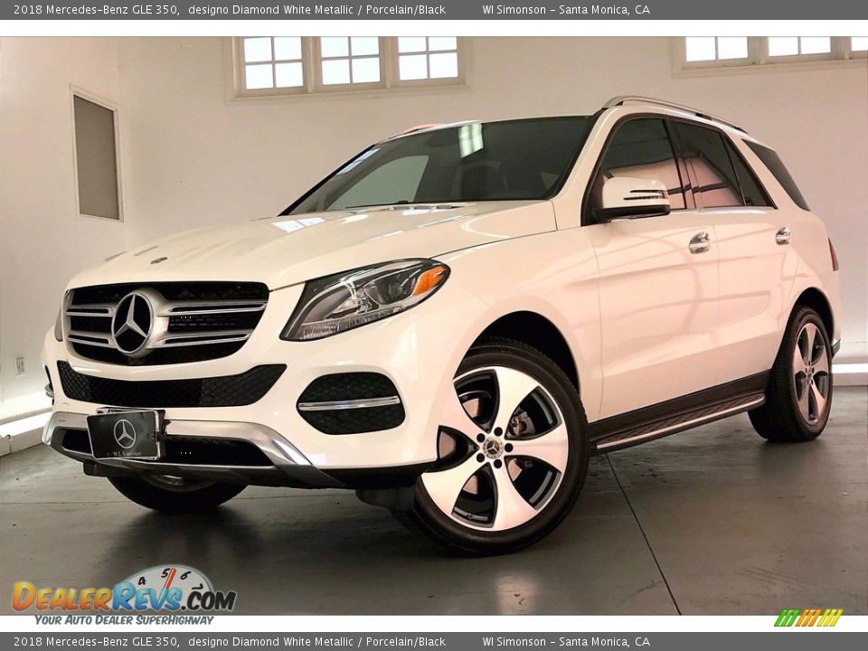 Front 3/4 View of 2018 Mercedes-Benz GLE 350 Photo #12