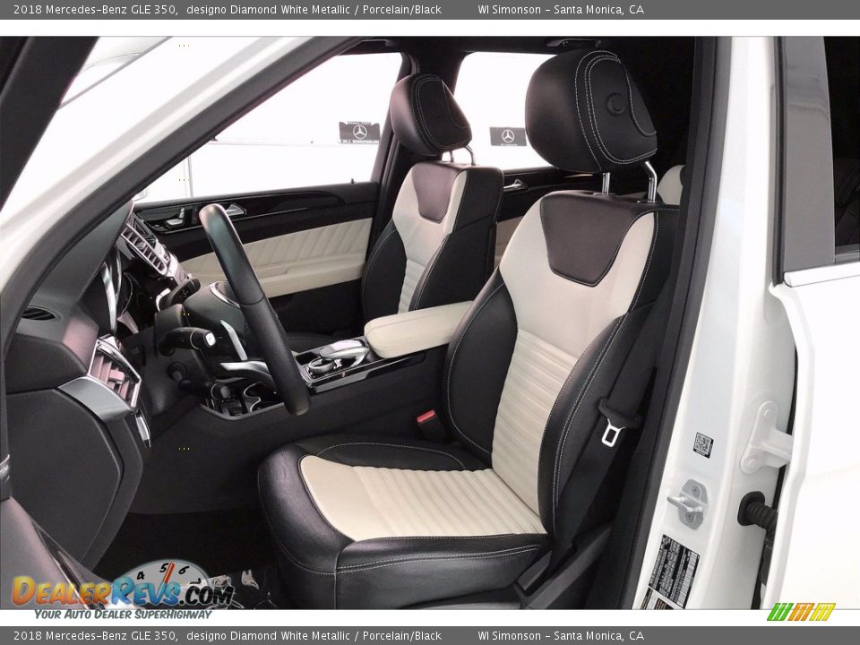Front Seat of 2018 Mercedes-Benz GLE 350 Photo #18