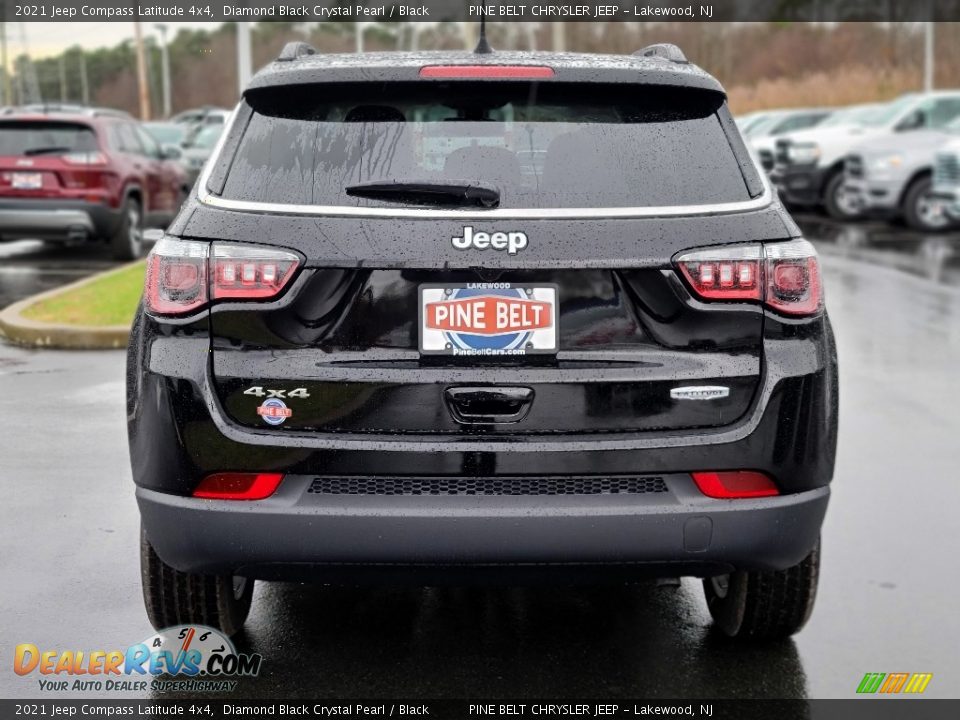 2021 Jeep Compass Latitude 4x4 Diamond Black Crystal Pearl / Black Photo #7