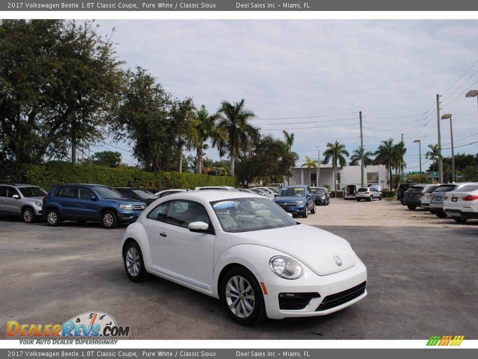 2017 Volkswagen Beetle 1.8T Classic Coupe Pure White / Classic Sioux Photo #1