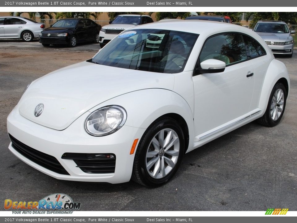 2017 Volkswagen Beetle 1.8T Classic Coupe Pure White / Classic Sioux Photo #4