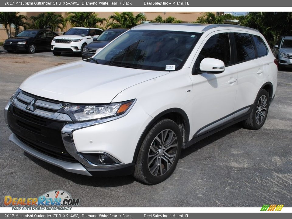 Diamond White Pearl 2017 Mitsubishi Outlander GT 3.0 S-AWC Photo #4