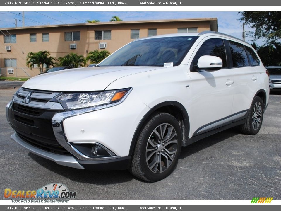 Diamond White Pearl 2017 Mitsubishi Outlander GT 3.0 S-AWC Photo #5