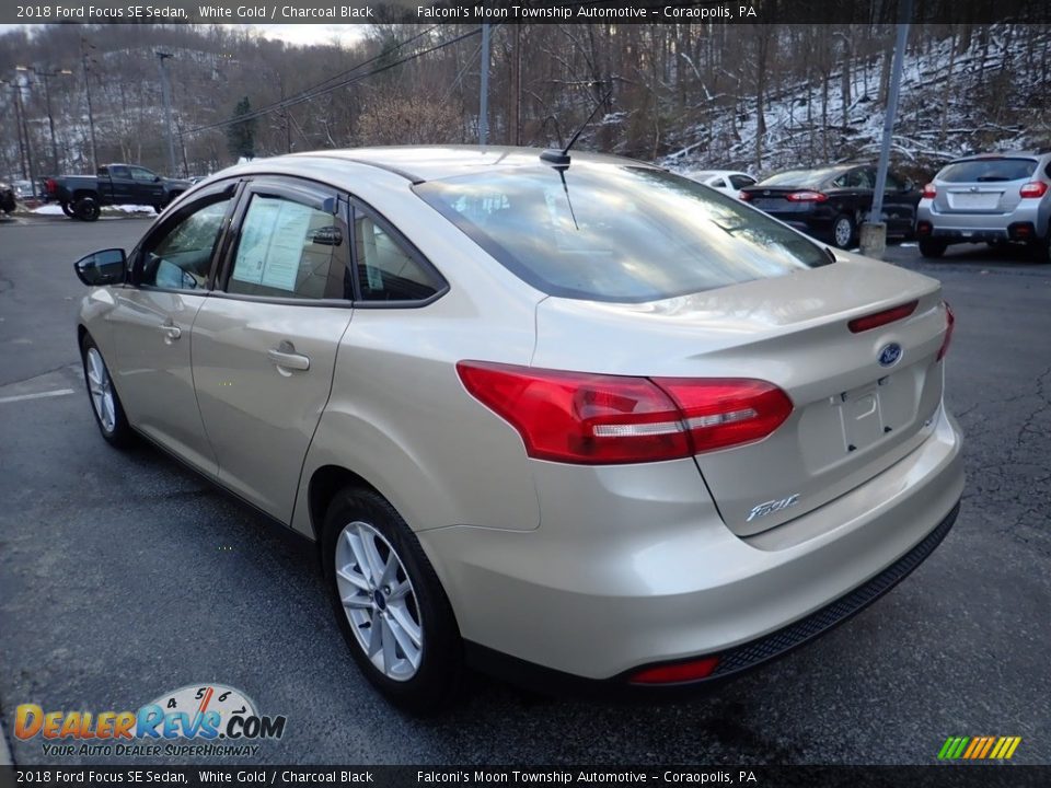 2018 Ford Focus SE Sedan White Gold / Charcoal Black Photo #5