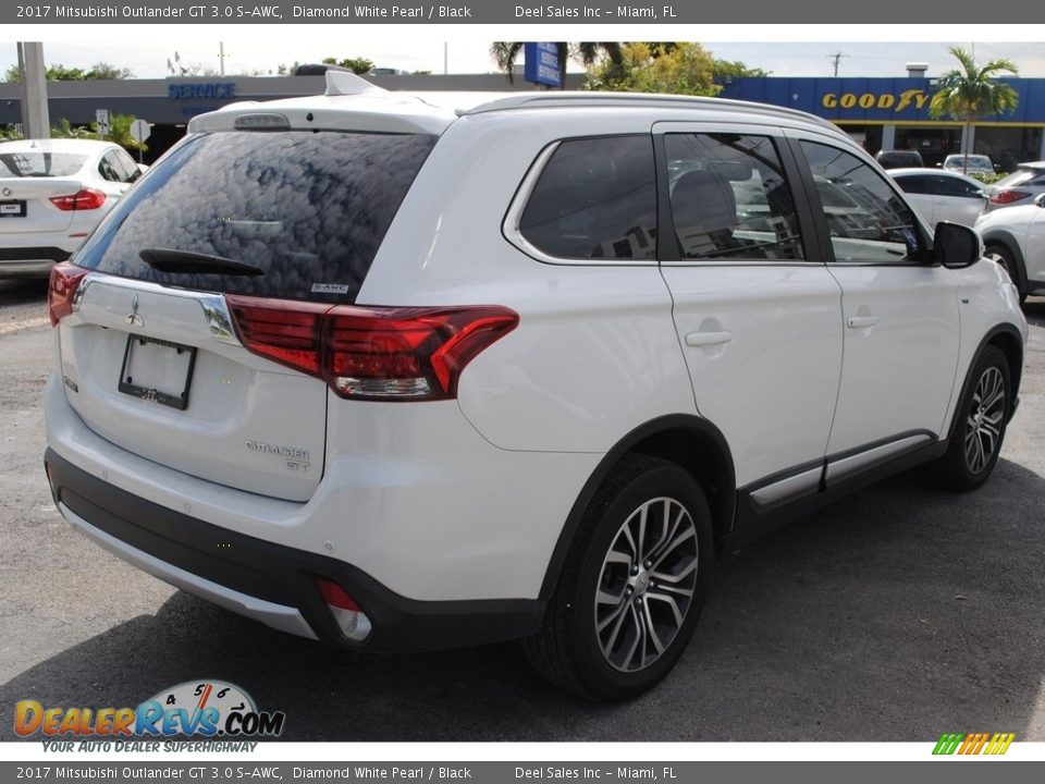 Diamond White Pearl 2017 Mitsubishi Outlander GT 3.0 S-AWC Photo #9