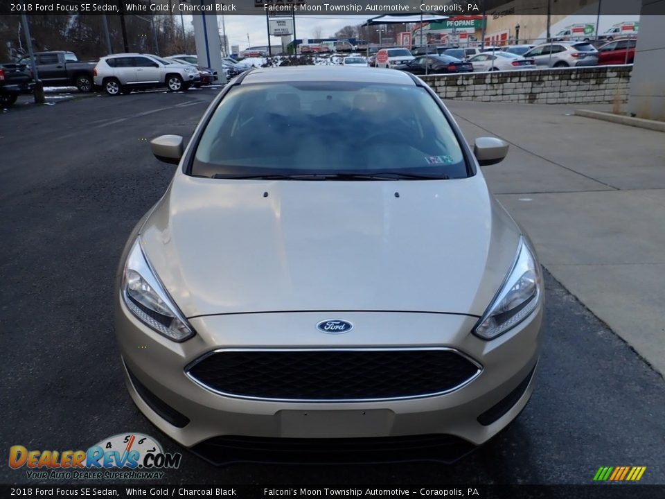 2018 Ford Focus SE Sedan White Gold / Charcoal Black Photo #8