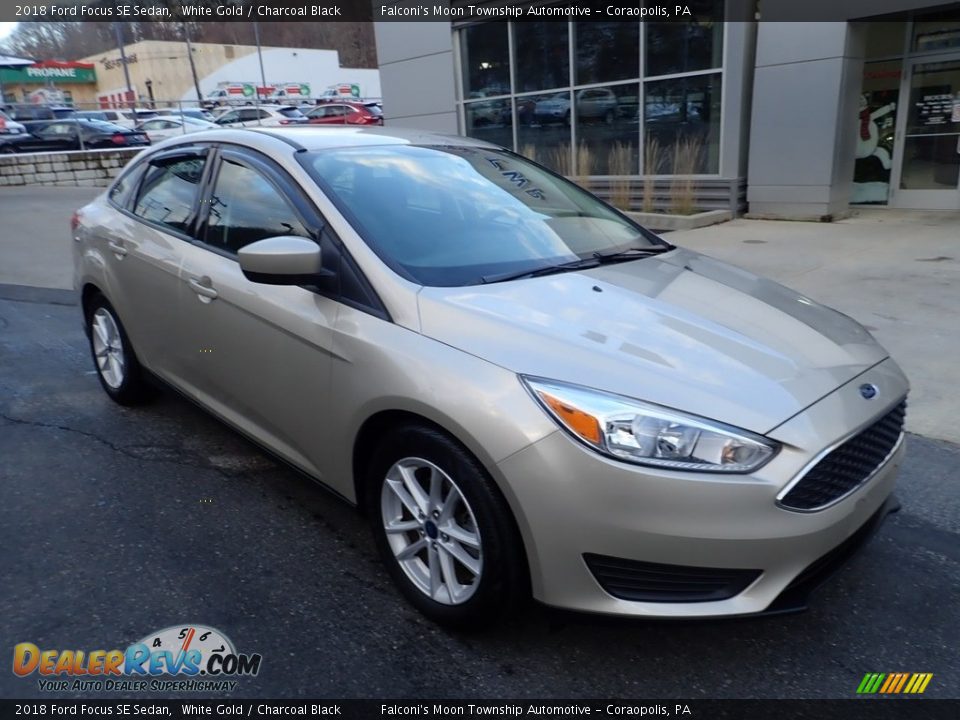 2018 Ford Focus SE Sedan White Gold / Charcoal Black Photo #9