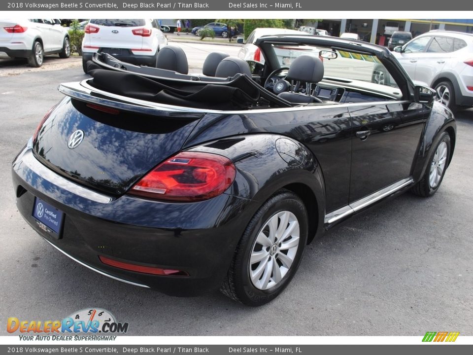 2018 Volkswagen Beetle S Convertible Deep Black Pearl / Titan Black Photo #9
