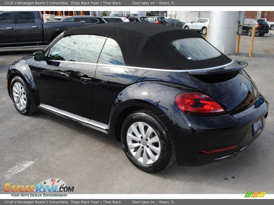 2018 Volkswagen Beetle S Convertible Deep Black Pearl / Titan Black Photo #15