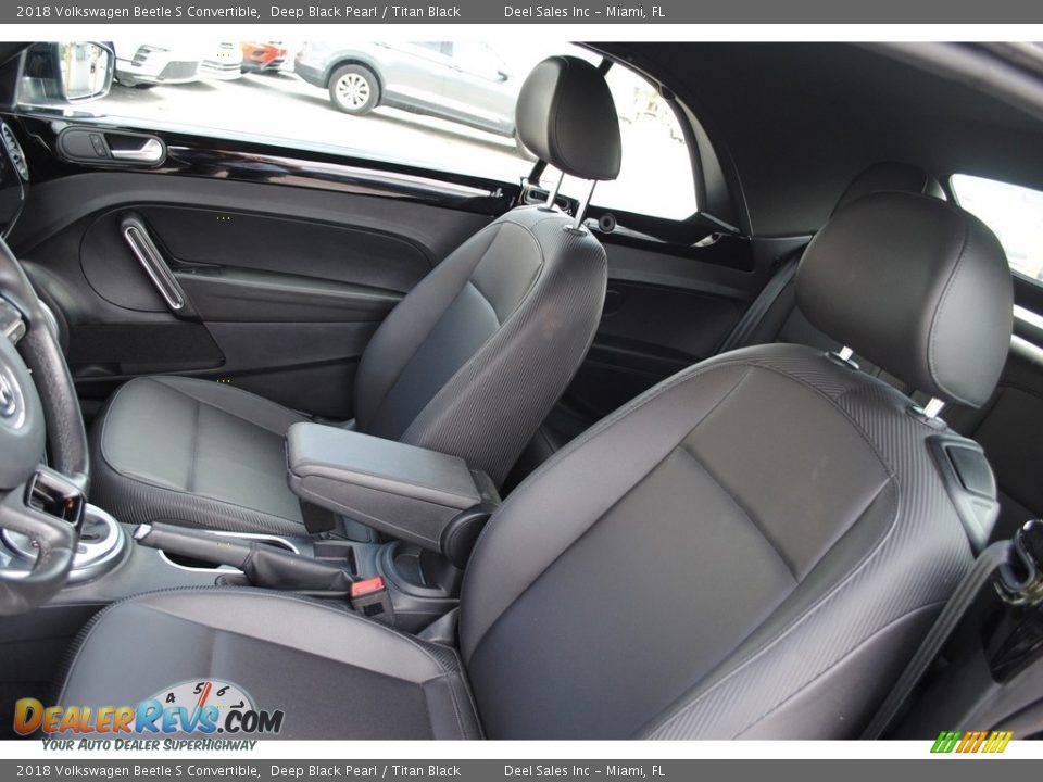 2018 Volkswagen Beetle S Convertible Deep Black Pearl / Titan Black Photo #18