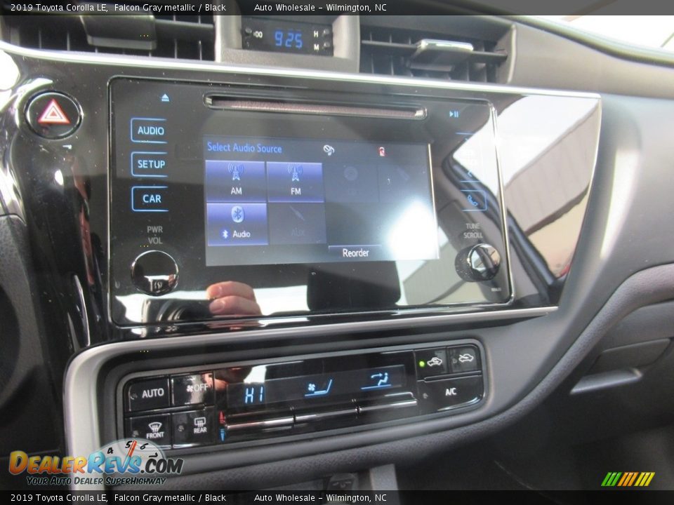 2019 Toyota Corolla LE Falcon Gray metallic / Black Photo #17