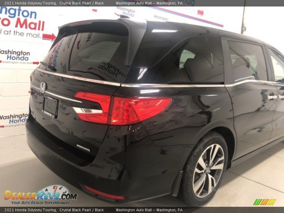 2021 Honda Odyssey Touring Crystal Black Pearl / Black Photo #4