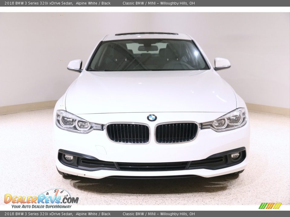 2018 BMW 3 Series 320i xDrive Sedan Alpine White / Black Photo #2