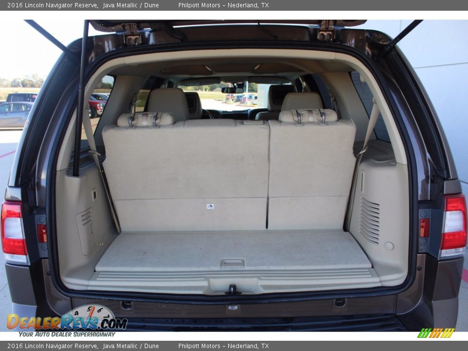 2016 Lincoln Navigator Reserve Trunk Photo #24