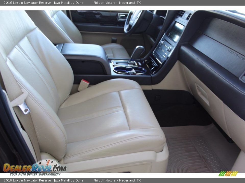 Front Seat of 2016 Lincoln Navigator Reserve Photo #28