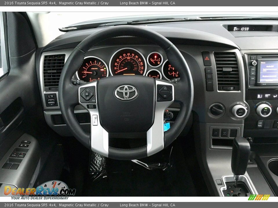 Dashboard of 2016 Toyota Sequoia SR5 4x4 Photo #4