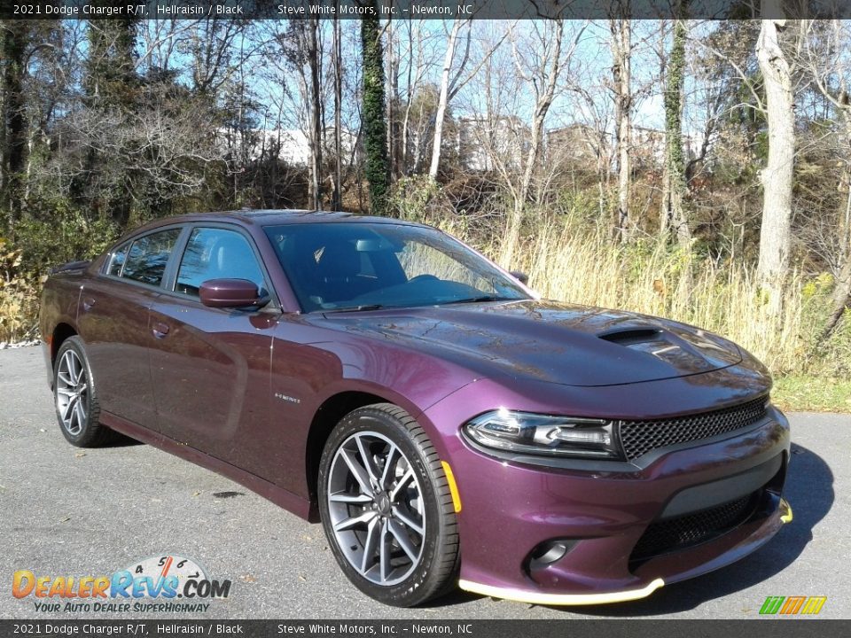 Front 3/4 View of 2021 Dodge Charger R/T Photo #4