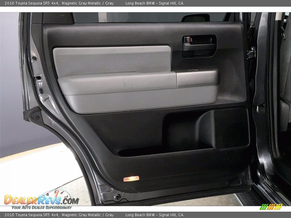 Door Panel of 2016 Toyota Sequoia SR5 4x4 Photo #25