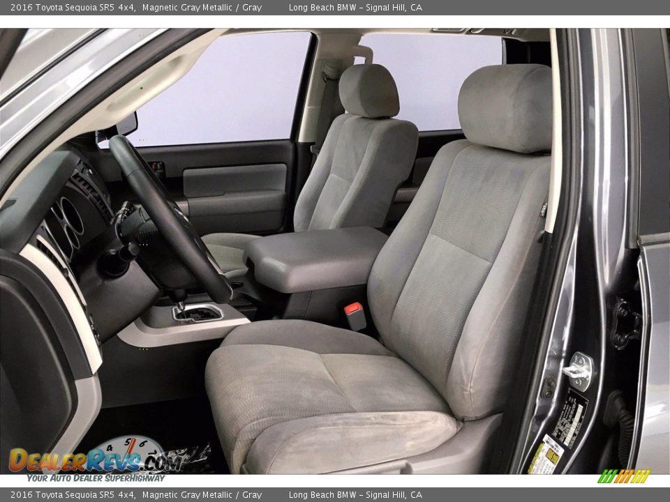 Front Seat of 2016 Toyota Sequoia SR5 4x4 Photo #28