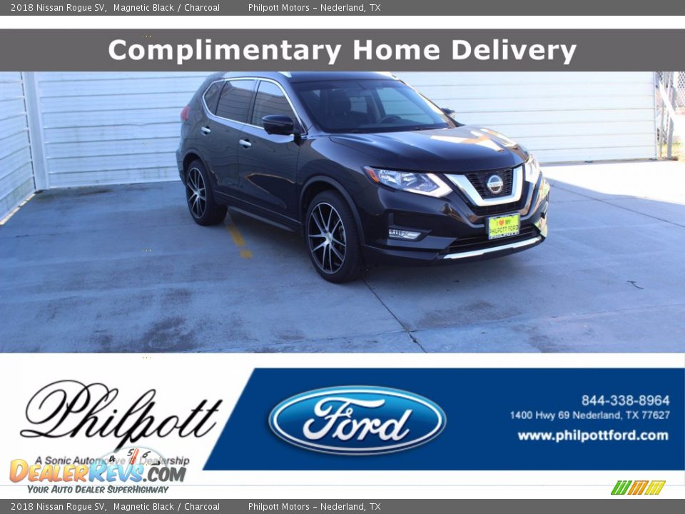 2018 Nissan Rogue SV Magnetic Black / Charcoal Photo #1