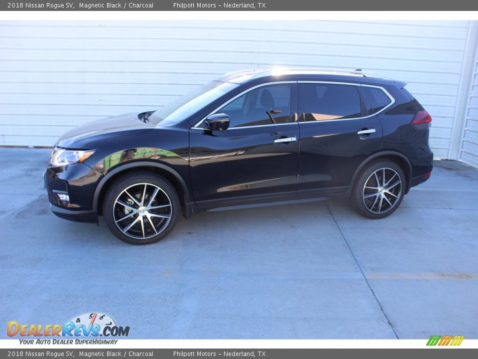 2018 Nissan Rogue SV Magnetic Black / Charcoal Photo #5
