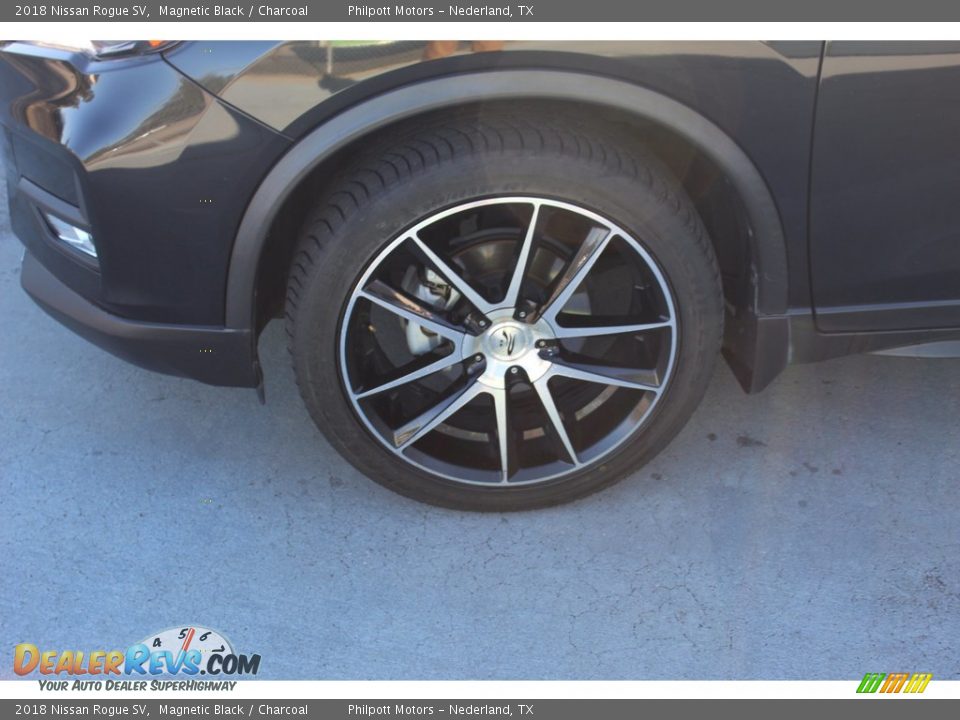 2018 Nissan Rogue SV Magnetic Black / Charcoal Photo #6