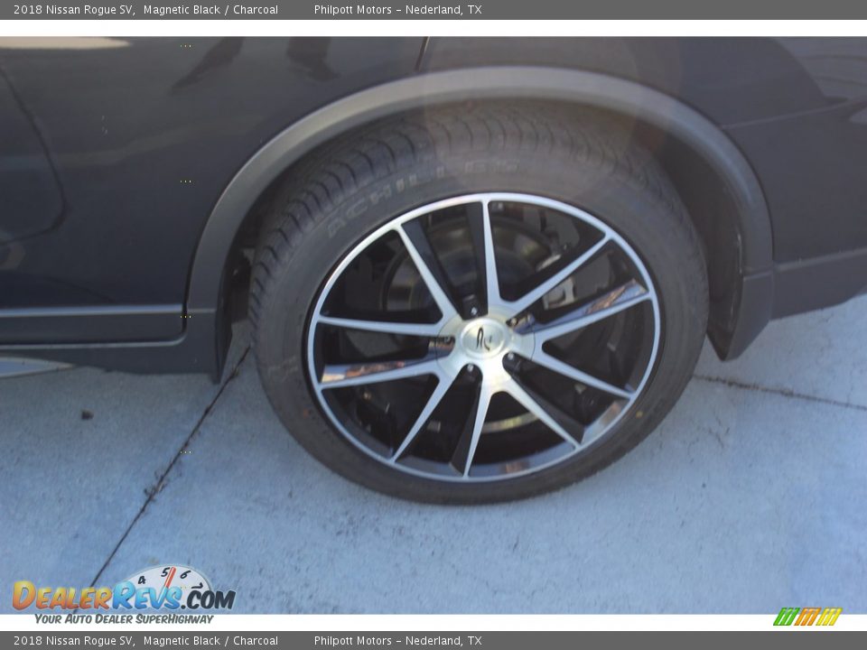 2018 Nissan Rogue SV Magnetic Black / Charcoal Photo #7