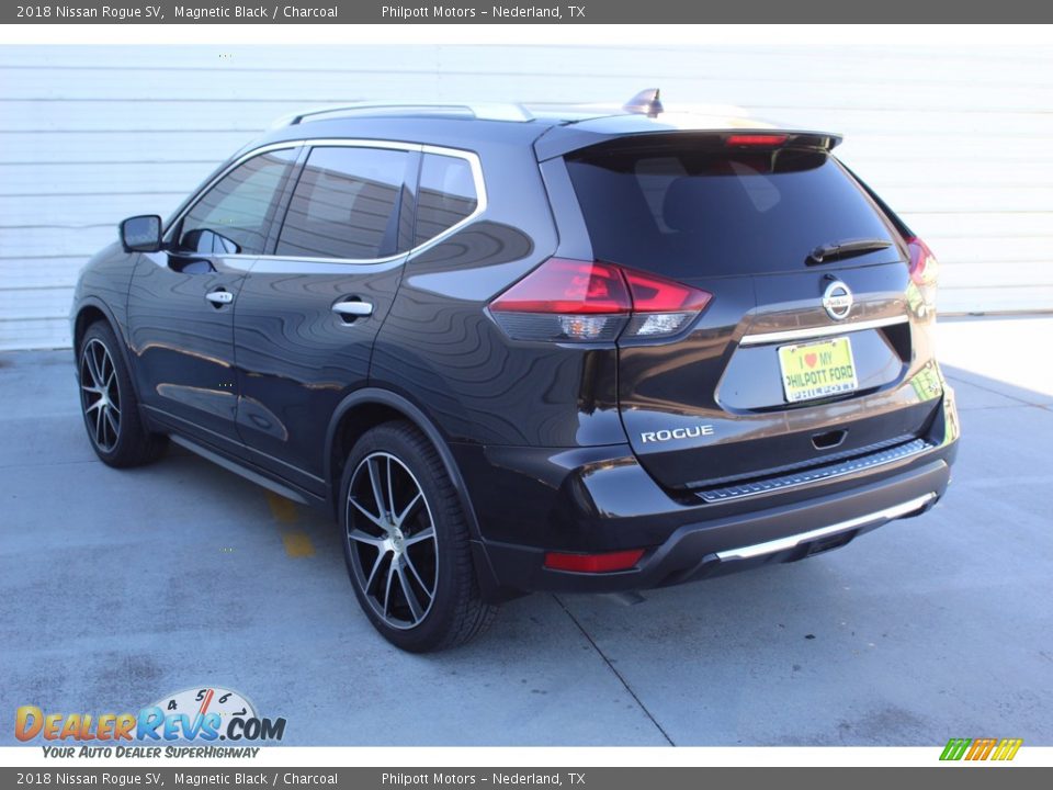 2018 Nissan Rogue SV Magnetic Black / Charcoal Photo #8