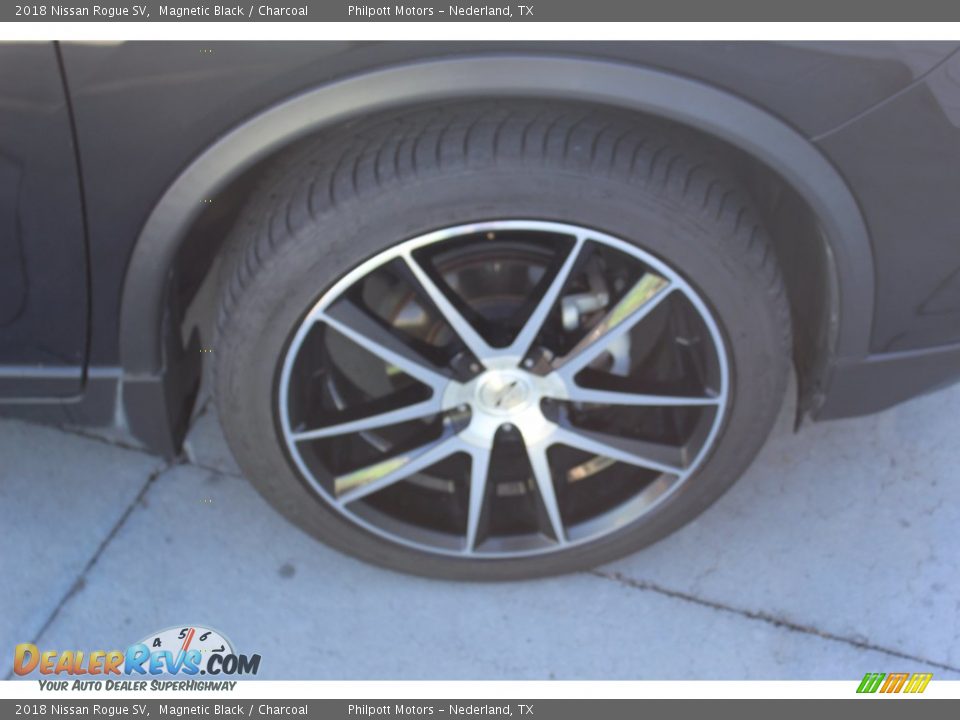 2018 Nissan Rogue SV Magnetic Black / Charcoal Photo #13
