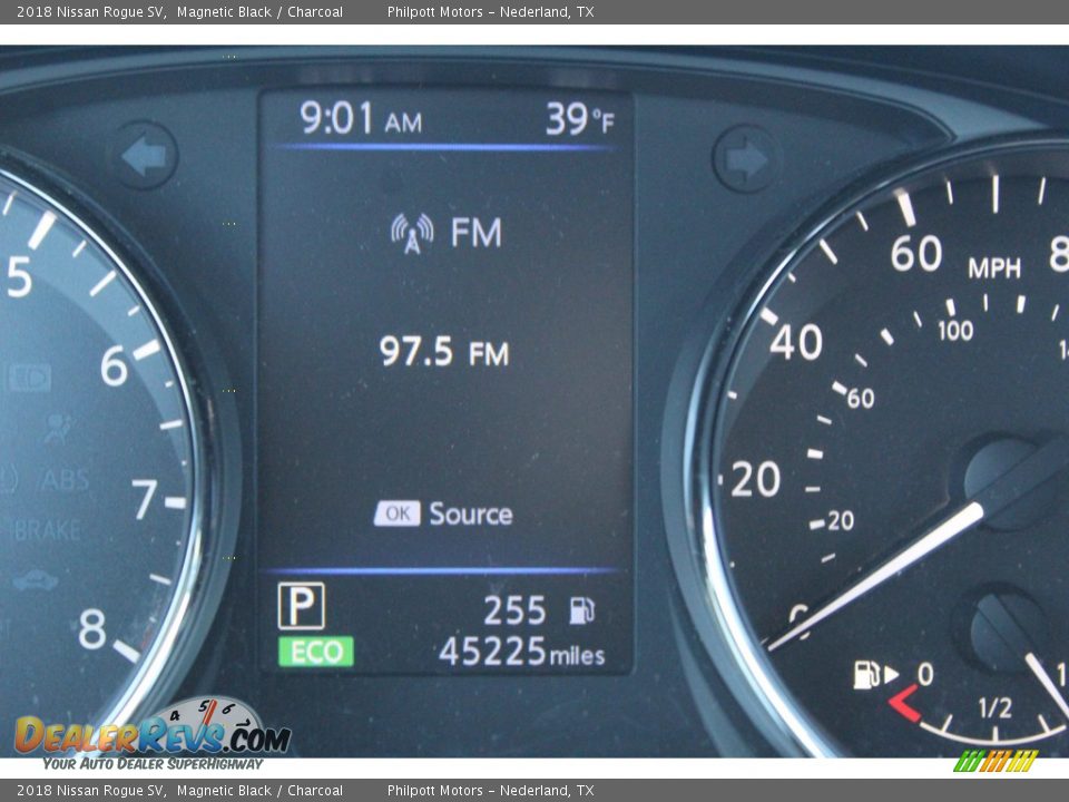 2018 Nissan Rogue SV Magnetic Black / Charcoal Photo #19
