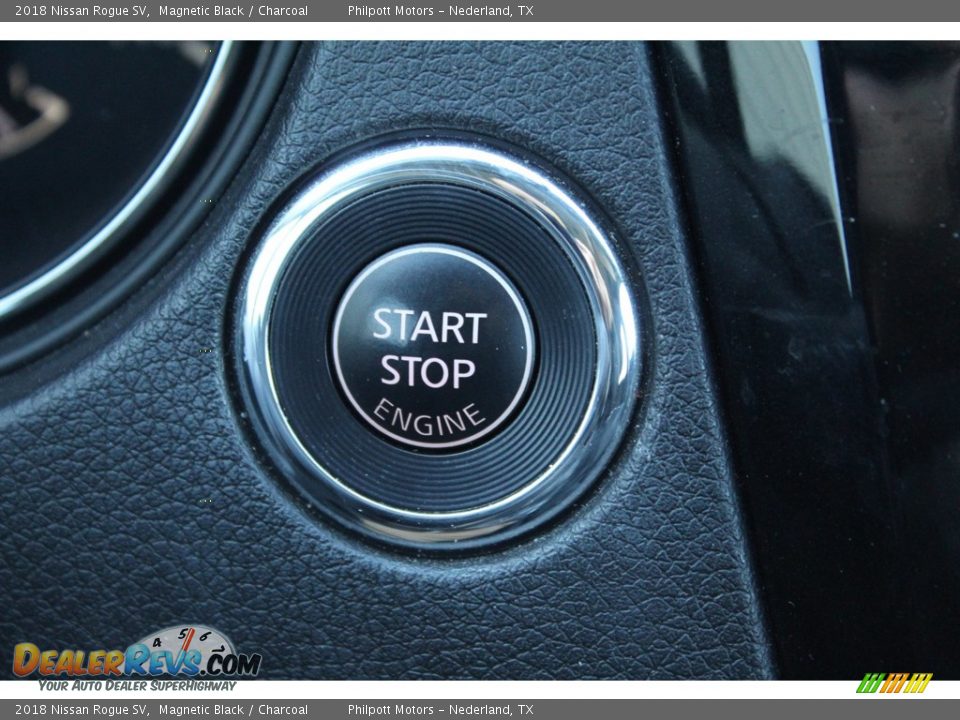 2018 Nissan Rogue SV Magnetic Black / Charcoal Photo #22