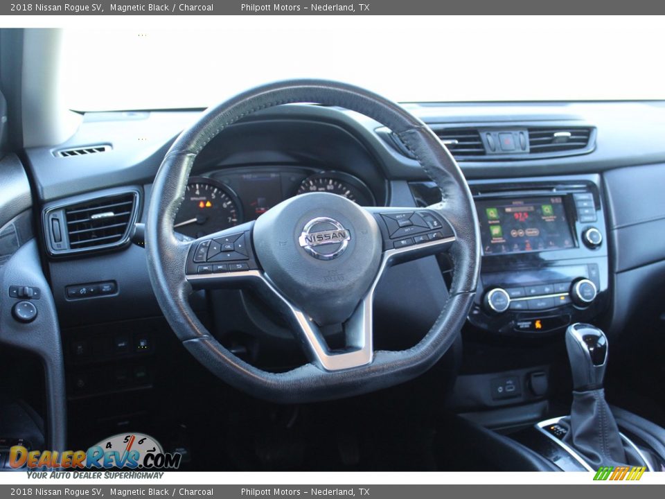 2018 Nissan Rogue SV Magnetic Black / Charcoal Photo #27