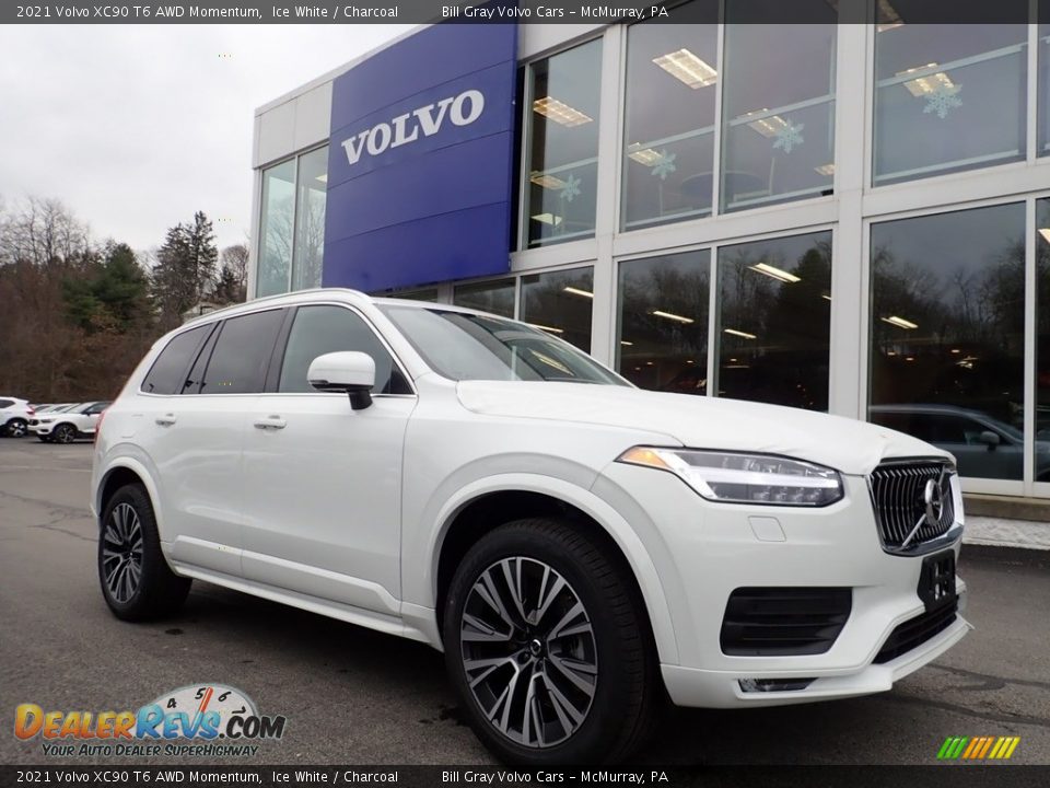 Front 3/4 View of 2021 Volvo XC90 T6 AWD Momentum Photo #1