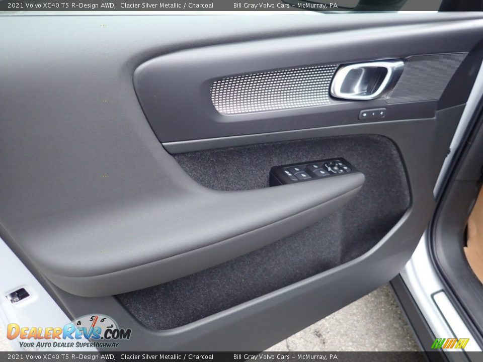 Door Panel of 2021 Volvo XC40 T5 R-Design AWD Photo #10