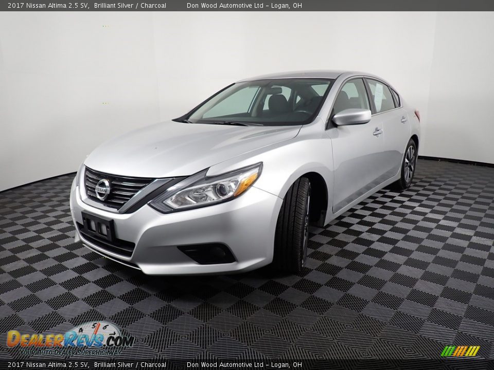 2017 Nissan Altima 2.5 SV Brilliant Silver / Charcoal Photo #8