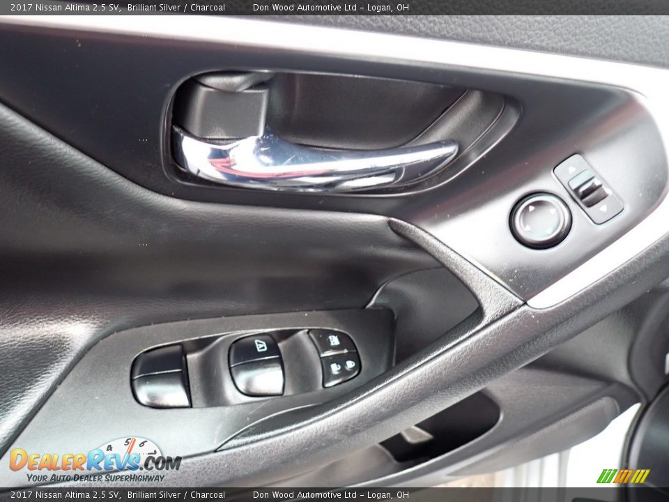 2017 Nissan Altima 2.5 SV Brilliant Silver / Charcoal Photo #18