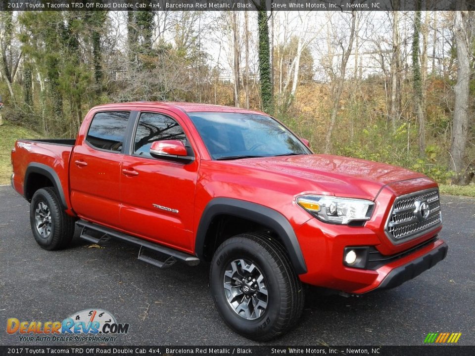 Front 3/4 View of 2017 Toyota Tacoma TRD Off Road Double Cab 4x4 Photo #5