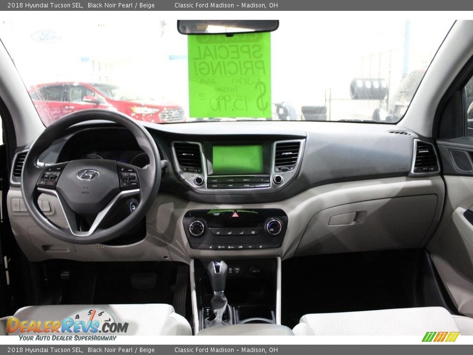 Dashboard of 2018 Hyundai Tucson SEL Photo #10